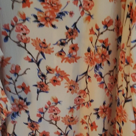 Love J Floral Dress with Lace Detail And Peek A Boo Sholders - Picture 6 of 11